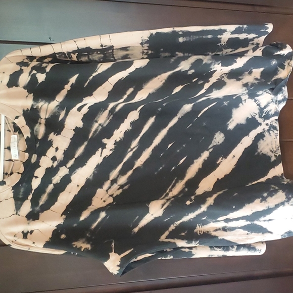 New! Boutique long sleeve - Picture 1 of 5